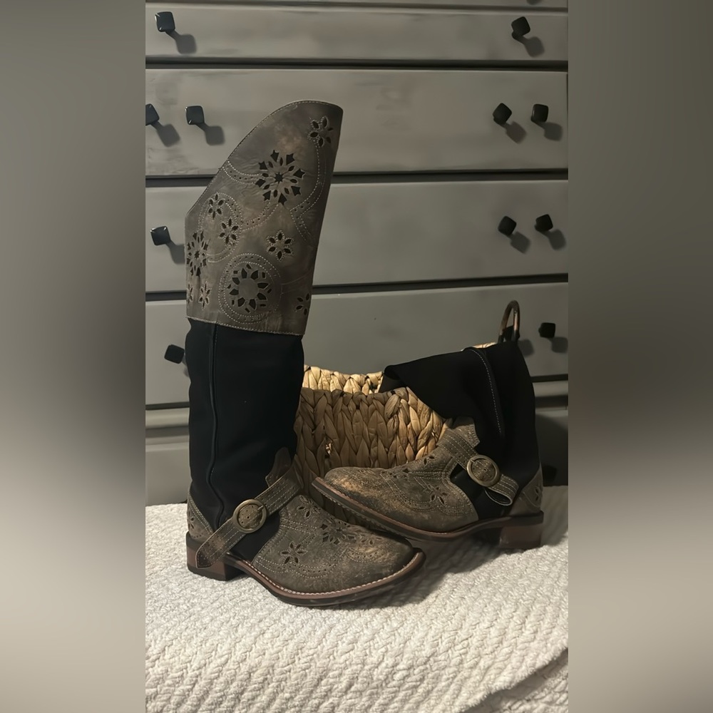 Laredo woman’s knee high boots